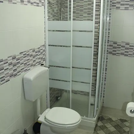 Roberto Apartment